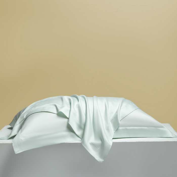 91家纺网 家纺一手货源 找家纺 涵宸家纺  2025新款天丝-天丝棉-纯色单枕套-场景2 枕套-空绿