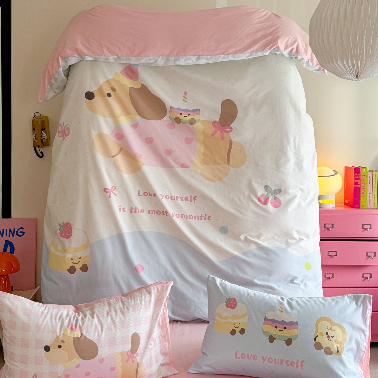 91家纺网 家纺一手货源 找家纺 美乐迪家纺 2025新款大版全棉四件套 蛋糕腊肠狗