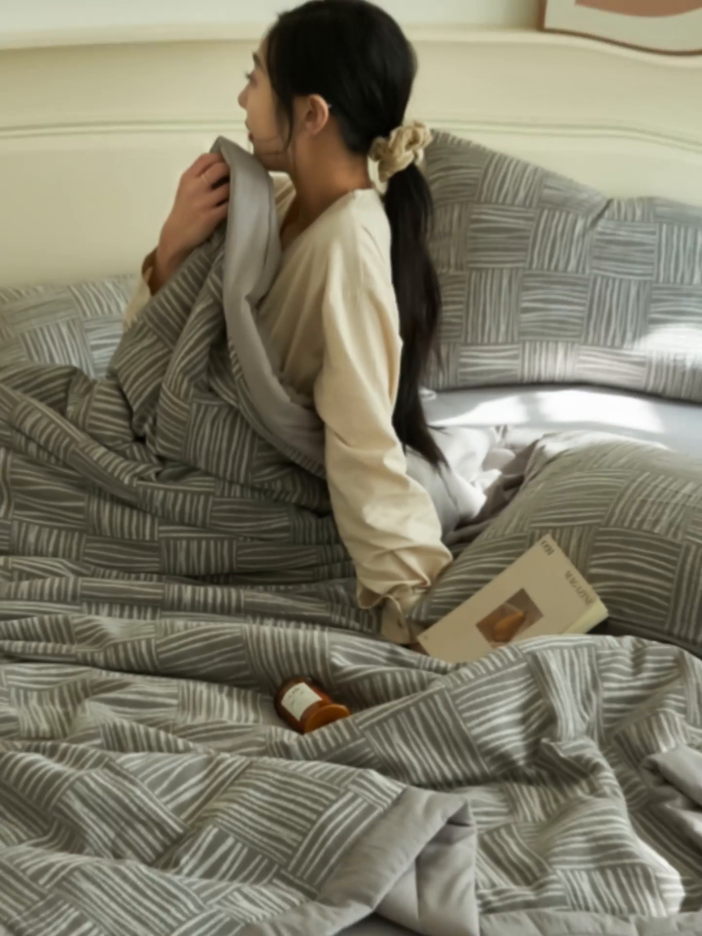 91家纺网 家纺一手货源 找家纺 金鹰 2025新款A类纯棉提花水洗棉全棉空调被大豆夏被四件套 米卡格-浅灰