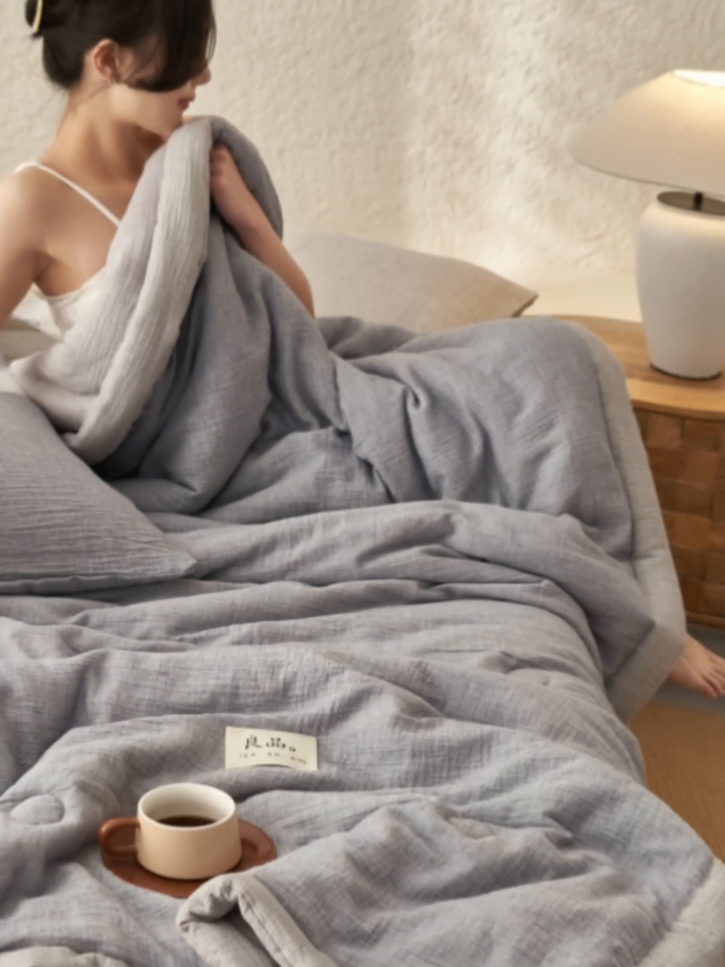 91家纺网 家纺一手货源 找家纺 金鹰2025新款A类纯棉皱皱纱大豆夏被四件套全棉夏凉被空调被 皱皱纱-复古蓝