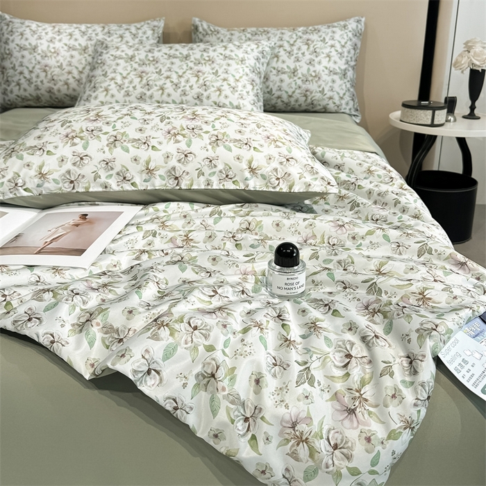 91家纺网 家纺一手货源 找家纺 笙意家纺  2025新款水洗真丝数码印花暗盒款夏被 咖叶纷飞