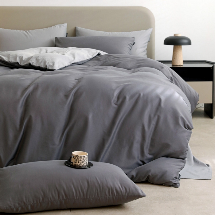 91家纺网 家纺一手货源 找家纺 2025年纯色双拼60支纯棉被套 深灰+浅灰
