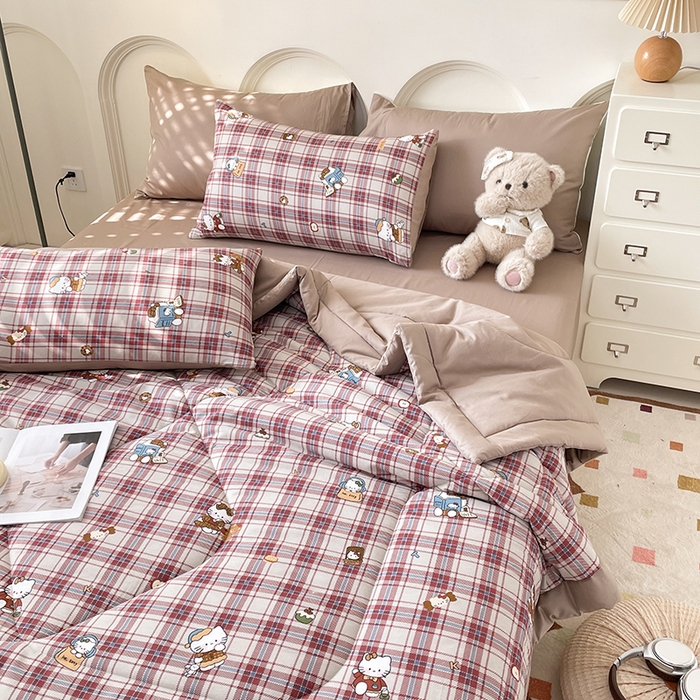 91家纺网 家纺一手货源 找家纺 宜家坊 2025新款全棉夏被碎花卡通小清新简约纯棉夏凉被夏被四件套三件套 格子凯特