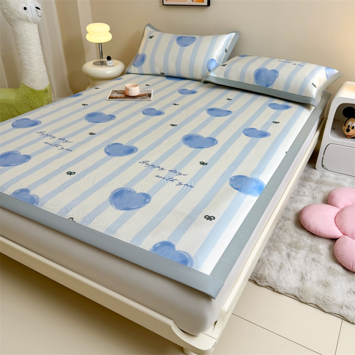 91家纺网 家纺一手货源 找家纺 雯豆2025夏季新品冰藤印花凉席三件套平铺绑带款冰丝凉席三件套 冰藤席-绑带款-心心相印