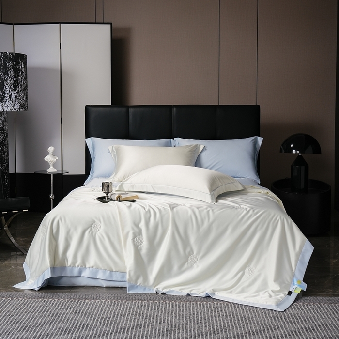 91家纺网 家纺一手货源 找家纺 丽卡家纺 2025新款凉爽鸭天丝夏被四件套 米白+水兰