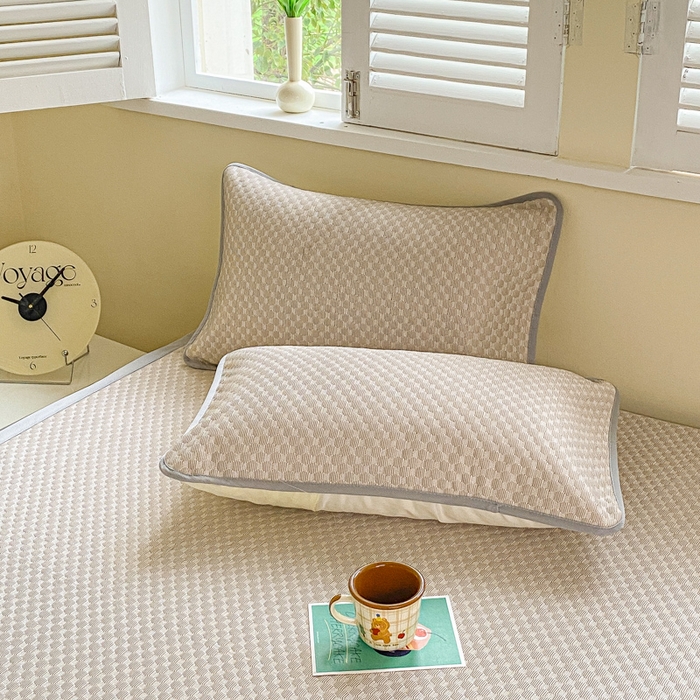 91家纺网 家纺一手货源 找家纺 缦卡琳家纺 2025新款按摩豆豆凉席三件套 咖色