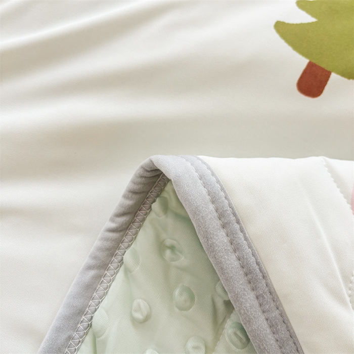 91家纺网 家纺一手货源 找家纺 雯豆2025夏季新品冰丝碳光凉席+凉感丝印花夏被四件套卡通小清新绑带席子四件套 冰丝夏被四件套-动物乐园