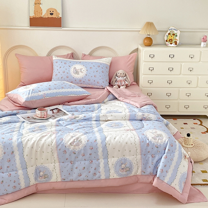91家纺网 家纺一手货源 找家纺 宜家坊 2025新款全棉夏被碎花卡通小清新简约纯棉夏凉被夏被四件套三件套 爱丽丝梦游