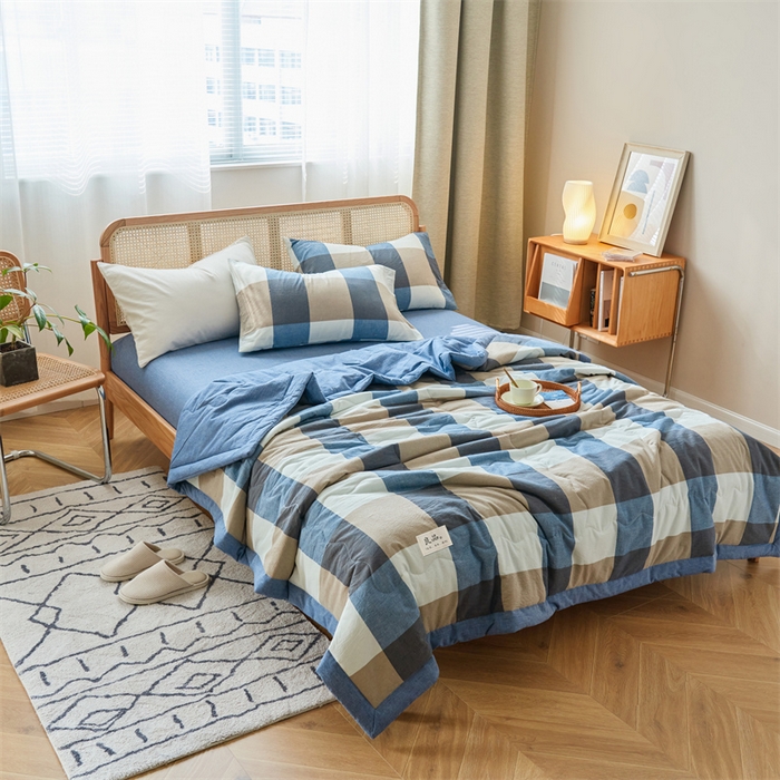 91家纺网 家纺一手货源 找家纺 2025新款A类纯棉水洗棉色织棉花夏被四件套全棉空调被夏凉被 蓝大格