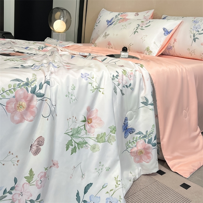 91家纺网 家纺一手货源 找家纺 笙意家纺  2025新款水洗真丝数码印花暗盒款夏被 蝶舞花