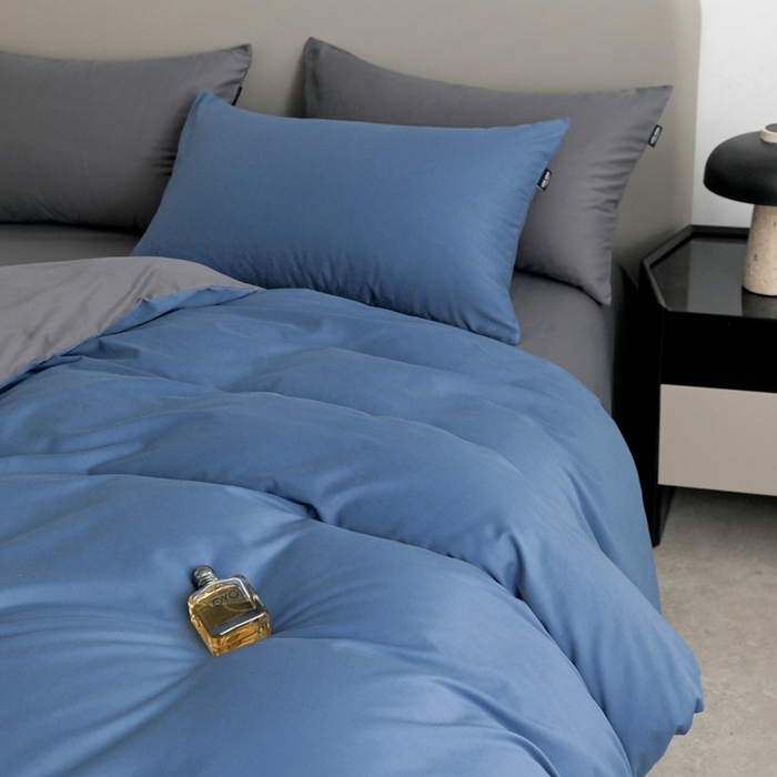 91家纺网 家纺一手货源 找家纺 2025年纯色双拼60支纯棉被套 布鲁蓝+深灰