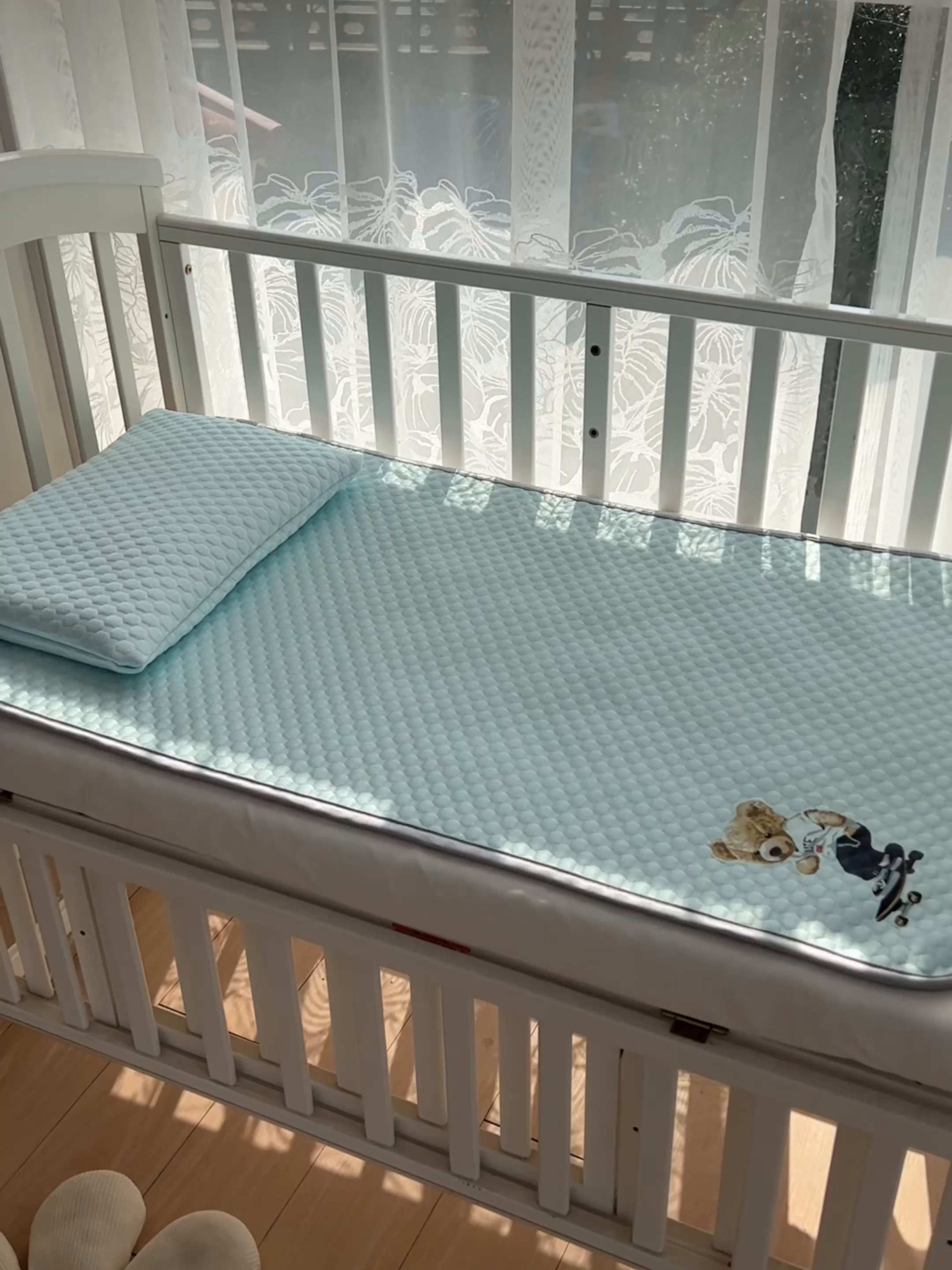 91家纺网 家纺一手货源 找家纺 宅部落 2025新款凉感豆豆儿童卡通凉席 滑板熊-淡蓝