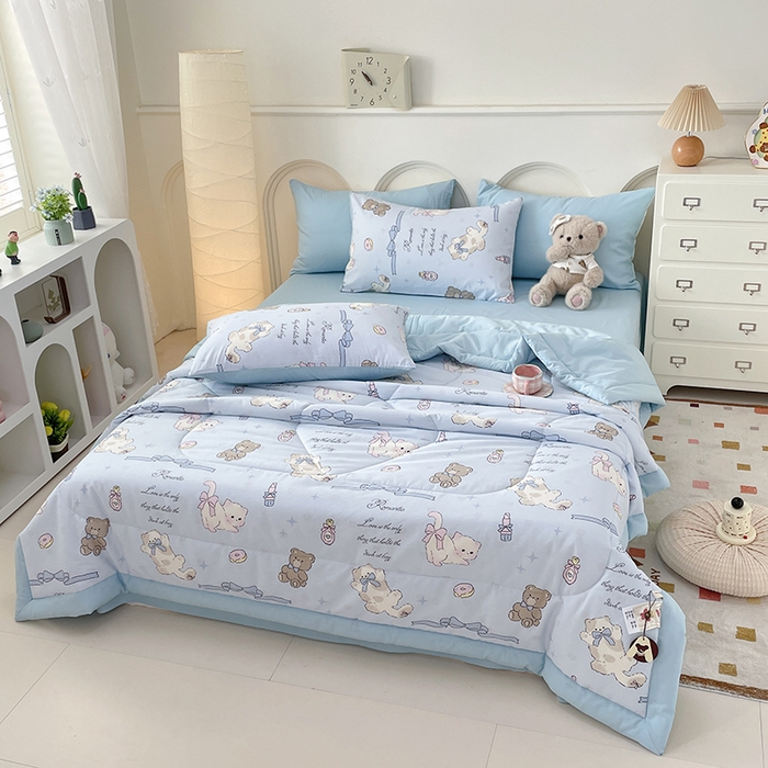 91家纺网 家纺一手货源 找家纺 宜家坊 2025新款全棉夏被碎花卡通小清新简约纯棉夏凉被夏被四件套三件套 爱美的猫