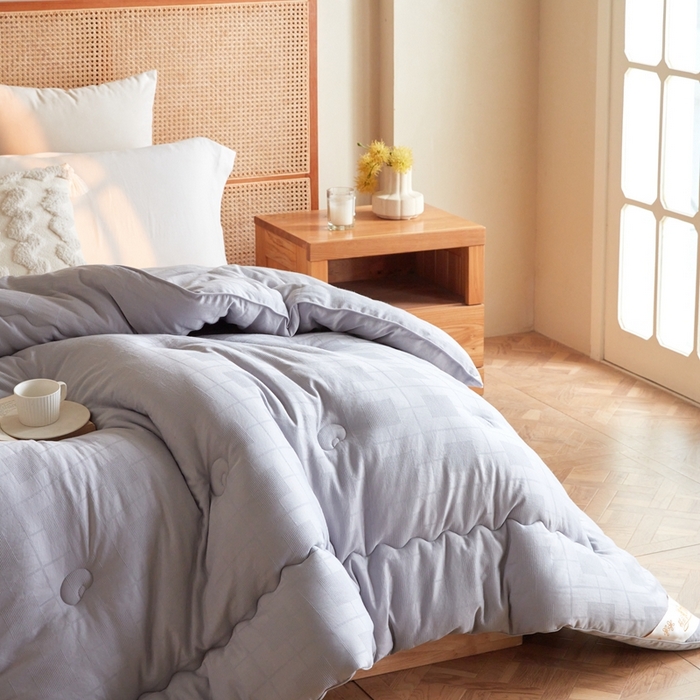 91家纺网 家纺一手货源 找家纺 易睡 2025新款提花大豆被 灰色