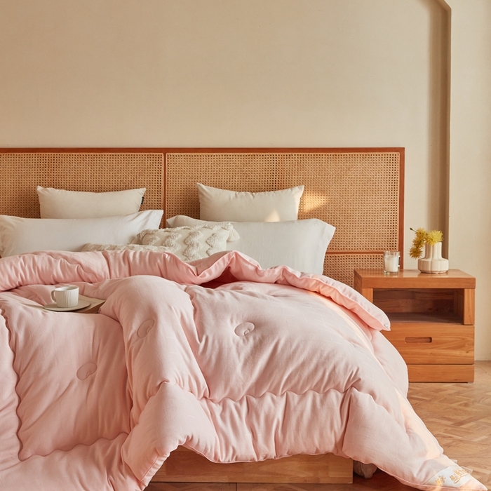 91家纺网 家纺一手货源 找家纺 易睡 2025新款提花大豆被 粉色