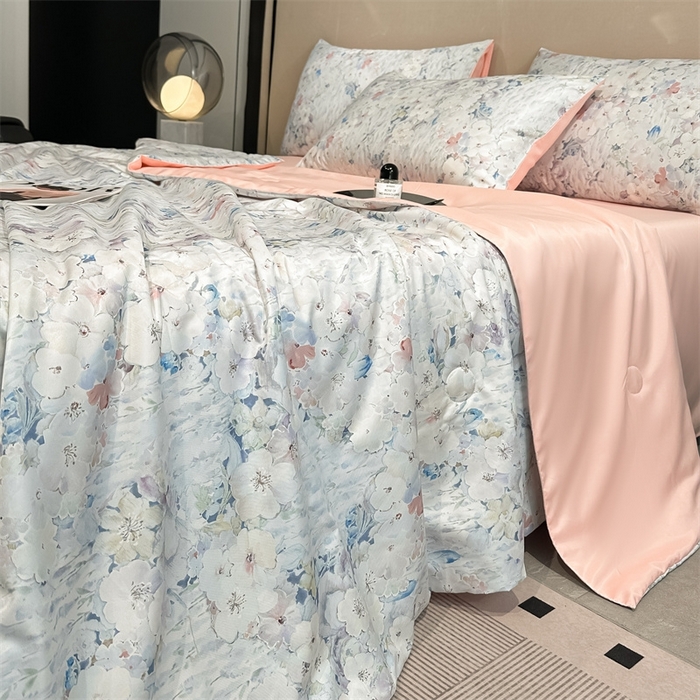 91家纺网 家纺一手货源 找家纺 笙意家纺  2025新款水洗真丝数码印花暗盒款夏被 乔温