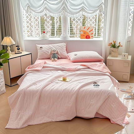 大境2025新款专版纯棉色织水洗棉刺绣全棉夏被四件套夏凉被 篮球小熊-条纹粉