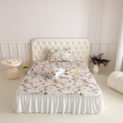 91家纺网 家纺一手货源 找家纺 （总）三味舒屋 2025新款法式床裙款数码印花冰丝凉席三件套