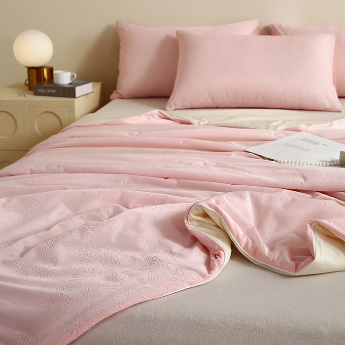 91家纺网 家纺一手货源 找家纺 品乐家纺 2025新款凉感A类可水洗抗菌冰冰被夏被夏凉被空调被被子被芯 冰冰被粉纹+米