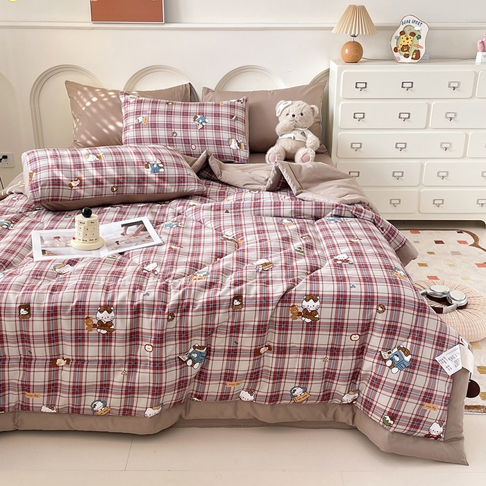 91家纺网 家纺一手货源 找家纺 宜家坊 2025新款全棉夏被碎花卡通小清新简约纯棉夏凉被夏被四件套三件套 格子凯特