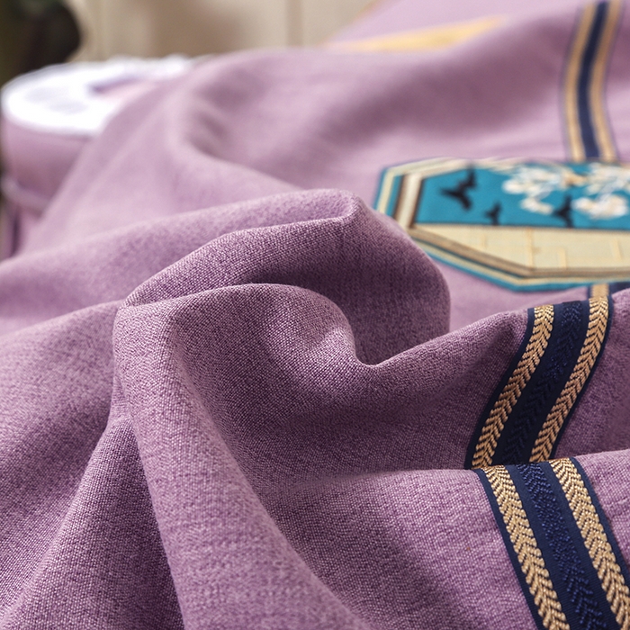 91家纺网 家纺一手货源 找家纺 芙怡 2025春夏新款8023款棉麻绒贴花美 容床罩-花漾系列 花漾-紫