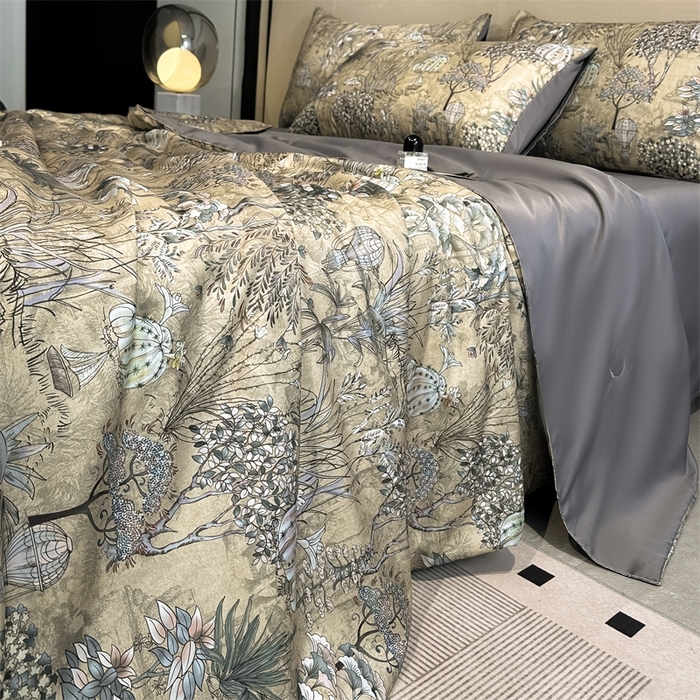 91家纺网 家纺一手货源 找家纺 笙意家纺  2025新款水洗真丝数码印花暗盒款夏被 菲尔德-灰