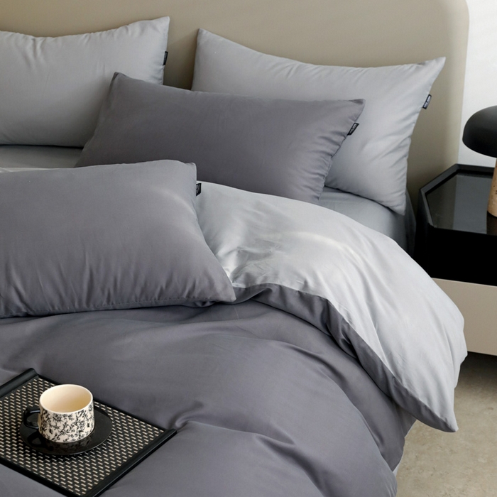 91家纺网 家纺一手货源 找家纺 2025年纯色双拼60支纯棉被套 深灰+浅灰
