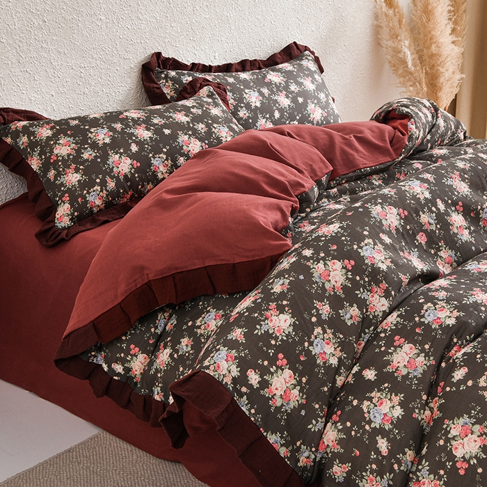 91家纺网 家纺一手货源 找家纺 2025新款A类纯棉双层纱皱皱纱花边四件套（复古风） 暗香疏影-酒红色