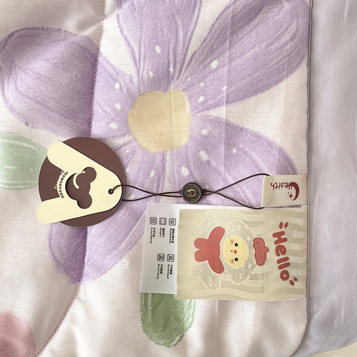 91家纺网 家纺一手货源 找家纺 宜家坊 2025新款全棉夏被碎花卡通小清新简约纯棉夏凉被夏被四件套三件套 泫雅花紫