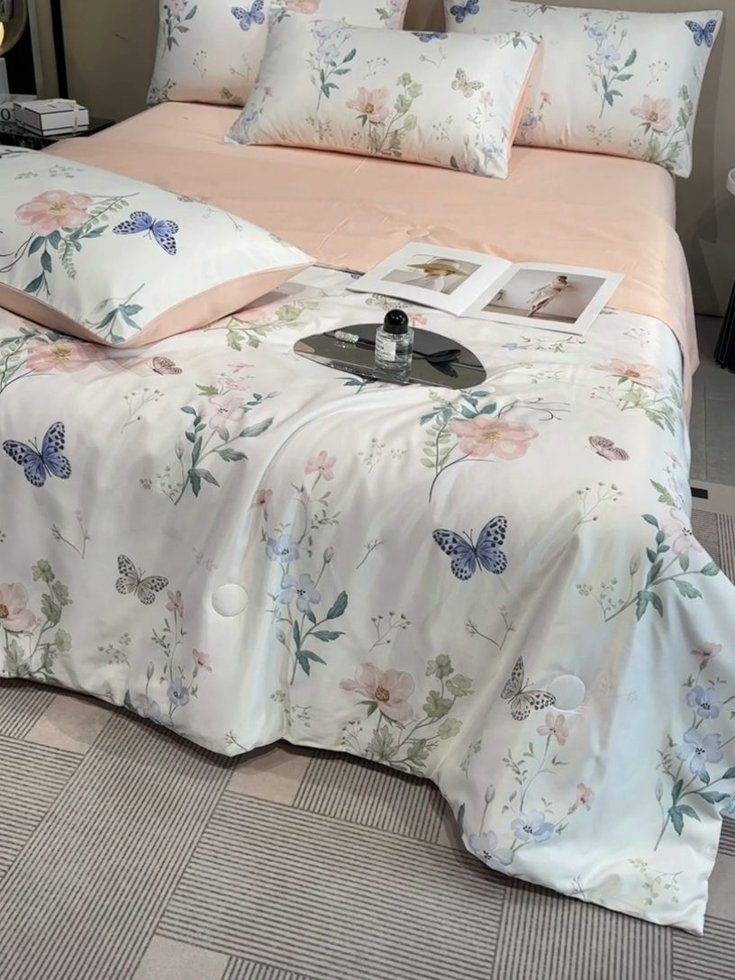 91家纺网 家纺一手货源 找家纺 笙意家纺  2025新款水洗真丝数码印花暗盒款夏被 蝶舞花