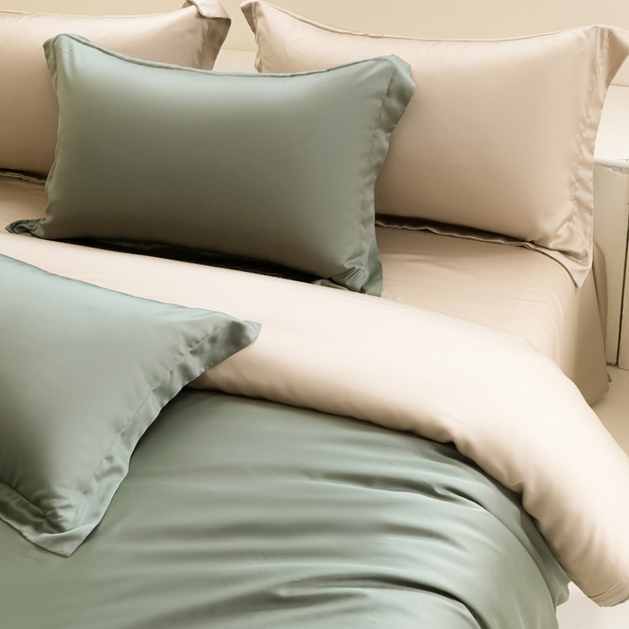 91家纺网 家纺一手货源 找家纺 涵宸家纺 2025新款天丝-天丝棉-纯色四件套-场景2 赛琳绿+奶茶杏