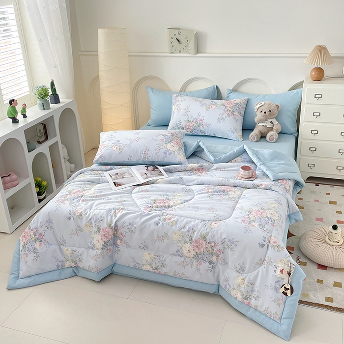 91家纺网 家纺一手货源 找家纺 宜家坊 2025新款全棉夏被碎花卡通小清新简约纯棉夏凉被夏被四件套三件套 花团锦簇