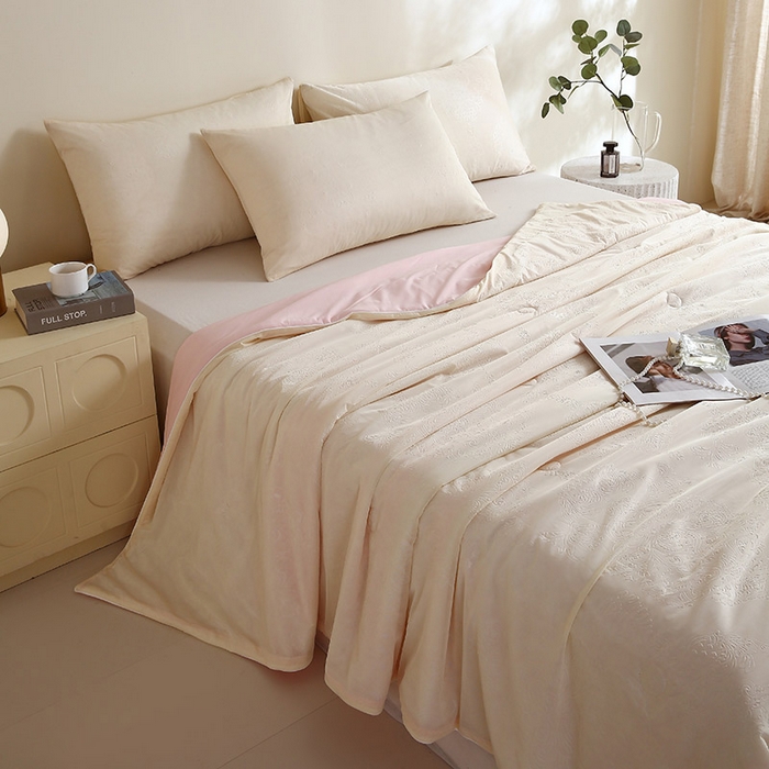 91家纺网 家纺一手货源 找家纺 品乐家纺 2025新款凉感A类可水洗抗菌冰冰被夏被夏凉被空调被被子被芯 冰冰被米纹+粉