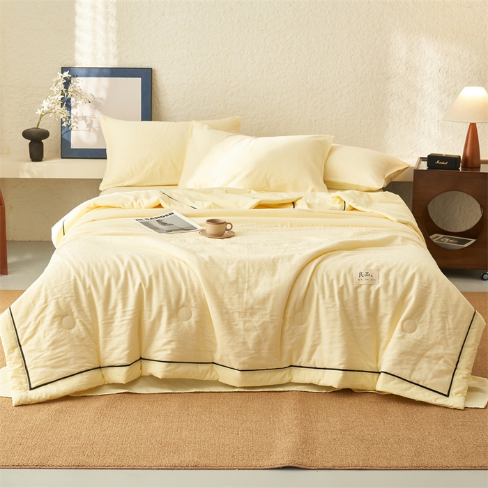 91家纺网 家纺一手货源 找家纺 2025新款新款A类纯棉双层纱大豆夏被四件套全棉空调被 鹅黄