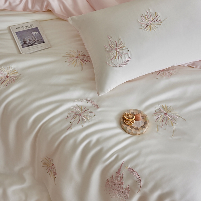 91家纺网 家纺一手货源 找家纺 安莱生活 2025兰精进口60S天丝绣花四件套 烂漫花火-粉