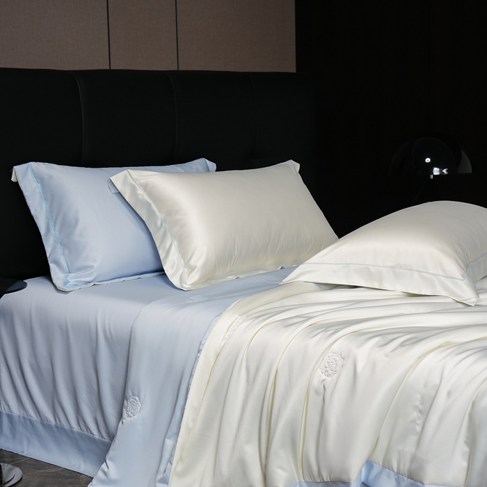 91家纺网 家纺一手货源 找家纺 丽卡家纺 2025新款凉爽鸭天丝夏被四件套 米白+水兰