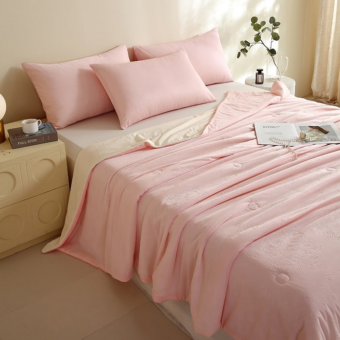 91家纺网 家纺一手货源 找家纺 品乐家纺 2025新款凉感A类可水洗抗菌冰冰被夏被夏凉被空调被被子被芯 冰冰被粉纹+米