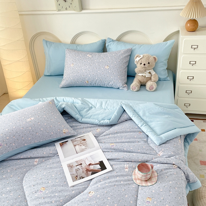 91家纺网 家纺一手货源 找家纺 宜家坊 2025新款全棉夏被碎花卡通小清新简约纯棉夏凉被夏被四件套三件套 嘉兰