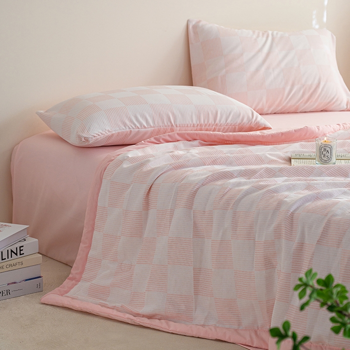 91家纺网 家纺一手货源 找家纺  吾诺 2025 棋盘格立体提花大豆夏被子被芯夏凉被空调被 棋盘格-粉