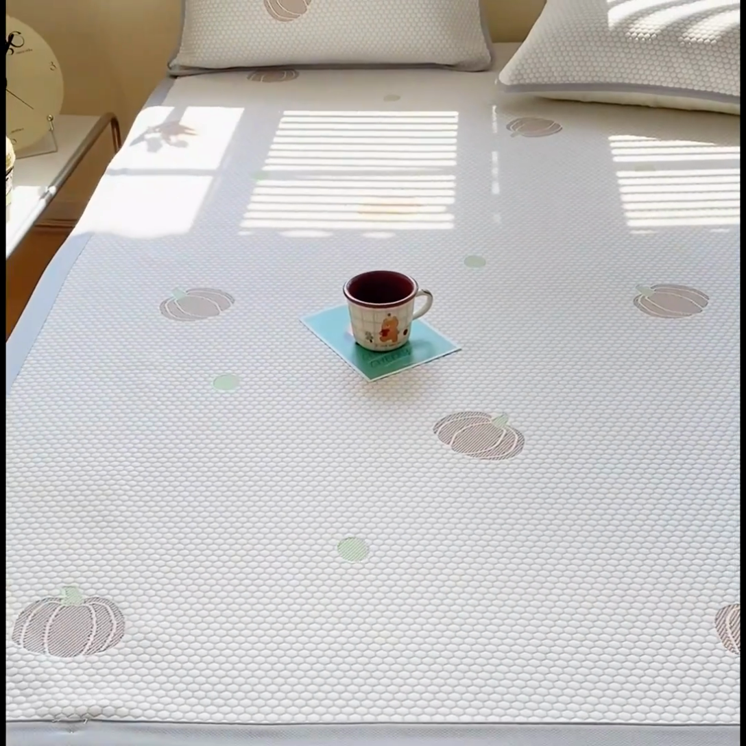 91家纺网 家纺一手货源 找家纺 缦卡琳家纺 2025新款按摩豆豆凉席三件套 小南瓜咖色