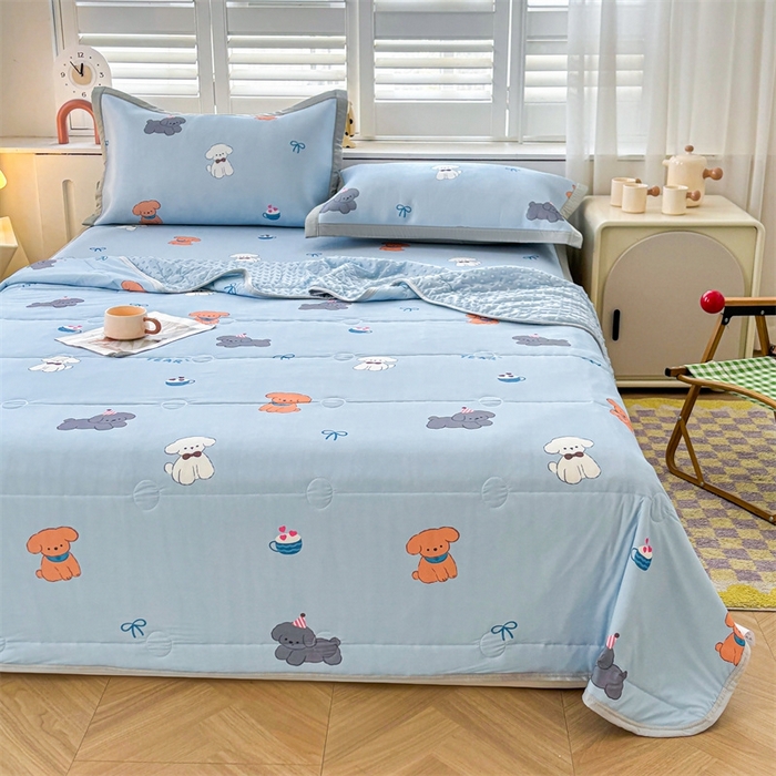 91家纺网 家纺一手货源 找家纺 雯豆2025夏季新品冰丝碳光凉席+凉感丝印花夏被四件套卡通小清新绑带席子四件套 冰丝夏被四件套-旺财