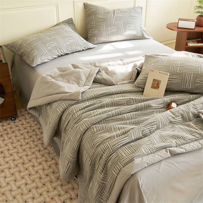 91家纺网 家纺一手货源 找家纺 金鹰 2025新款A类纯棉提花水洗棉全棉空调被大豆夏被四件套 米卡格-浅灰