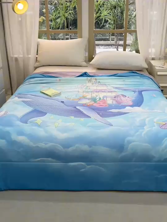 91家纺网 家纺一手货源 找家纺 大世界被王 2025年新款大版印花卡通凉感丝夏被 海底萌宠-兰