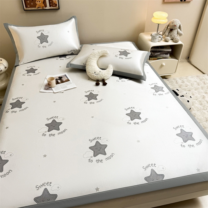 91家纺网 家纺一手货源 找家纺 雯豆2025夏季新品冰藤印花凉席三件套平铺绑带款冰丝凉席三件套 冰藤席-绑带款-简约星辰