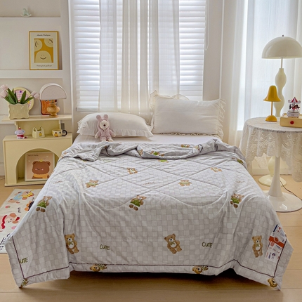 莎臣豹 2025新款小清新水洗棉花边夏被 格子小熊