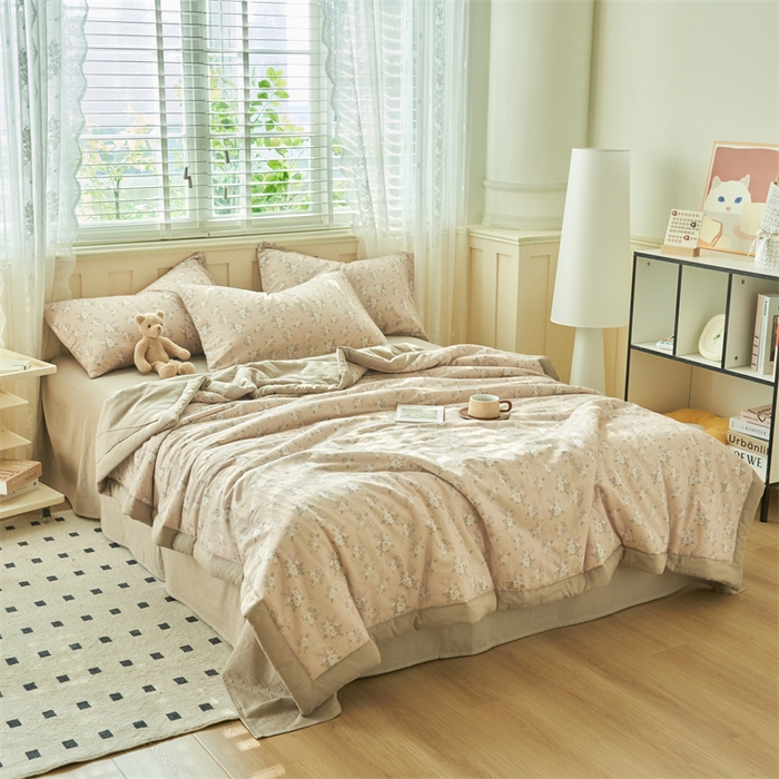 91家纺网 家纺一手货源 找家纺 金鹰 2025新款A类纯棉双层纱大豆夏被四件套全棉夏凉被空调被 浪漫回忆