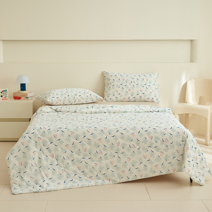 91家纺网 家纺一手货源 找家纺 畅销被业 2025新款凉感丝卡通系列印花夏被 顶呱呱