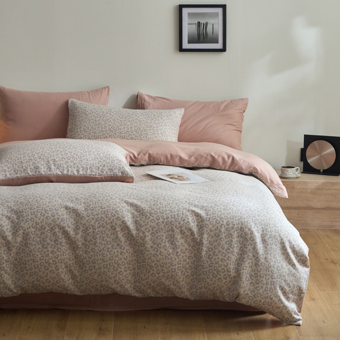 91家纺网 家纺一手货源 找家纺 涵宸家纺 2025新款全棉双层纱印花四件套 D甜酷豹纹