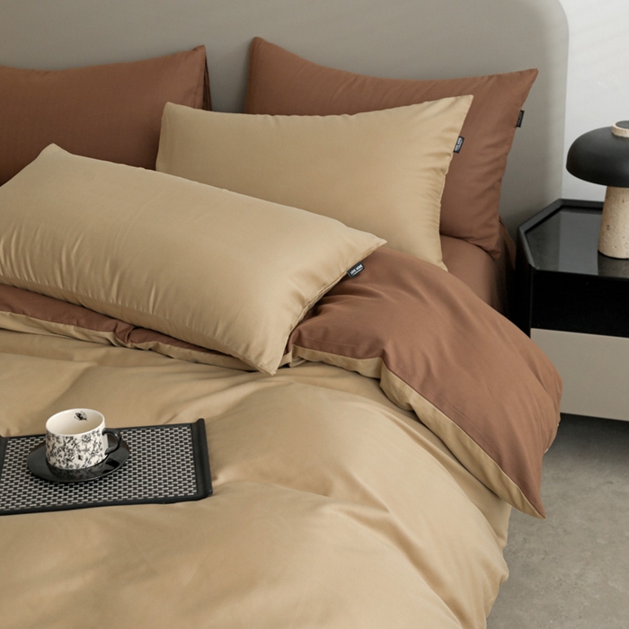 91家纺网 家纺一手货源 找家纺 2025年纯色双拼60支纯棉被套 卡其+亚麻咖