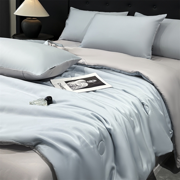 91家纺网 家纺一手货源 找家纺 金鹰 2025新款A类莱赛尔50天丝拼色空调被大豆夏被四件套 天蓝